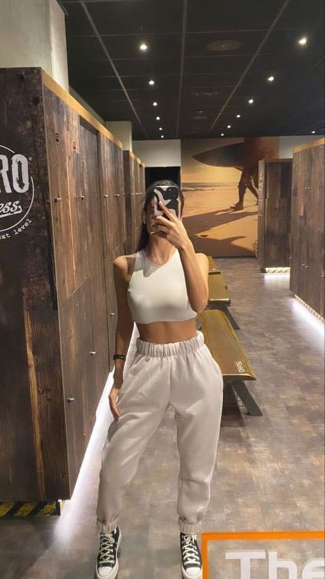 Gym Attire Women Modest, Gym Attire Women, Slip Dress Street Style, Sportswear Outfits, Outfit Gym, Gym Attire, Business Attire Women, Estilo Fitness, Cute Gym Outfits