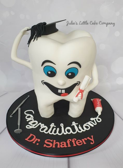 Dentistry Graduation Cakes, Tooth Shaped Cake, Dentist Cupcakes, Dental Cake, Doll Cake Designs, Dentist Graduation, Graduation Cake Designs, Tooth Cake, Cake Decorating Piping