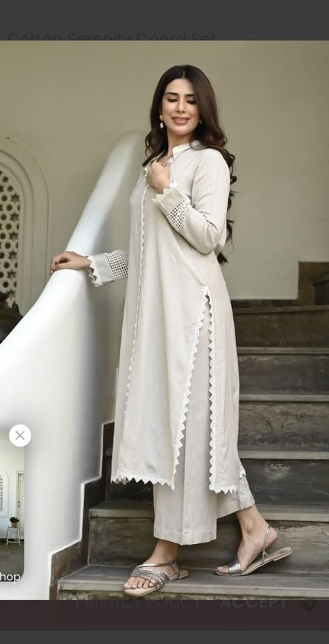 Simple Dress Casual, Simple Kurta, Simple Kurti, Simple Kurta Designs, Simple Kurti Designs, Salwar Designs, Salwar Kamiz, Casual Indian Fashion, Beautiful Pakistani Dresses