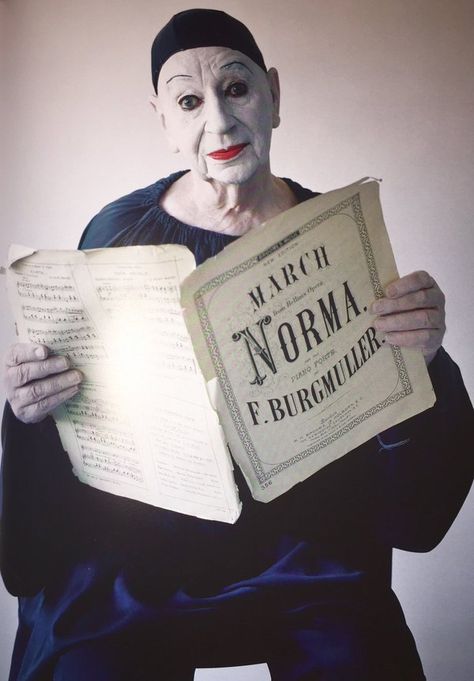 Lindsay Kemp photographed by Tim Walker for C☆NDY MAGAZINE 9th Issue Macbeth Costumes, Lindsay Kemp, Candy Magazine, Tim Walker Photography, Tim Walker, Fairy Tale Books, Turning Point, Set Design, Pose Reference