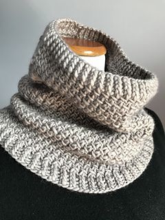 Ravelry: Holli Adams Samet's Ravelry Store - patterns Knitting Patterns Free Scarf Cowls, Knitted Cowl, Ravelry Knitting, Knitting Patterns Free Scarf, Crochet Scarf Pattern Free, Cowl Knitting Pattern, Seamless Top, Seed Stitch, Cowl Pattern