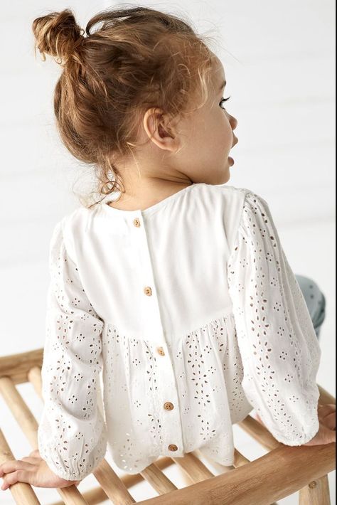 Wedding Kids Outfit, Katun Bordir, White Eyelet Blouse, Kids Dress Collection, Kids Winter Fashion, Romantic Tops, Girls Long Dresses, Kids Dress Wear