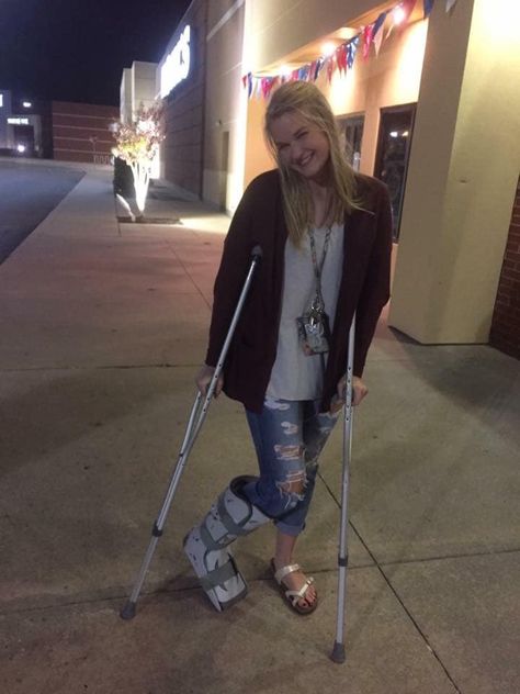 Leg Cast Outfit, Crutches Aesthetic, Injury Aesthetic, Broken Ankle Recovery, Volunteering In Africa, Ankle Recovery, Walking Cast, Medical Boot, Long Leg Cast