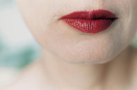 "My Mother's Lips" (1997) Love, love, love Elinor Carruci's work. One of my all time favorite photographers. Elinor Carucci, Marilyn Minter, Gagosian Gallery, Photographers Gallery, Chicago Artists, Man Ray, Museum Of Contemporary Art, Photography Gallery, Detail Shots