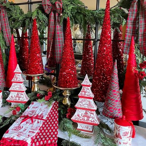 Nichole ~The Permanent Garden on Instagram: "🌿❣️🌿 Sharing our beautiful Winter Toile Trees are back this year! We’ve got the matching Kitchen Towels and also new this year a matching tote! 🌿❣️🌿 Tap the photo to shop 🛍 and FREE 📦shipping on all orders over $35. If you need a link I’m happy to send one, please message me. You can also tap the link in my bio and go right to my website. . . . . . . #thepermanentgarden #blueandwhitechicpassion #preppychicpassion #bhg #southernliving #southernch Toile Christmas, Pretty Candle Holders, Narrow Shelf, Christmas Tree Silhouette, Red Toile, Toile Pattern, Holiday Garlands, Holiday Bows, 2024 Christmas