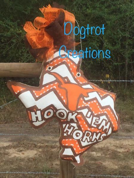 Hook Em Horns, Texas Longhorn, Texas Longhorns, Door Hanger, Door Hangers, Hangers, Crafts To Make, Burlap, Texas