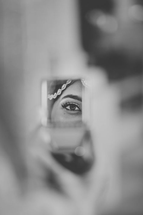 Eyes Photography, Wedding Couple Poses Photography, Selfie Photography, Stylish Photo Pose, Eye Photography, Portrait Photography Poses, Photography Poses Women, Indian Wedding Photography, Girly Pictures