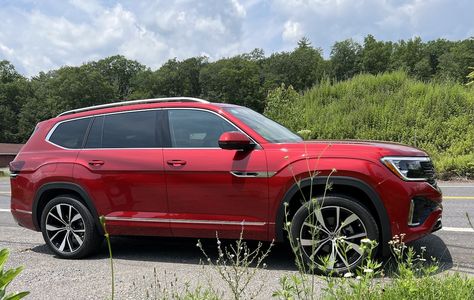 The Updated, Upgraded 2024 VW Atlas 3-Row SUV 2 Vw Atlas 2024, Vw Atlas, 3rd Row Suv, Volkswagen Atlas, Mommy Makeover, Hair Upstyles, Child Car Seat, Car Ideas, Head Up Display