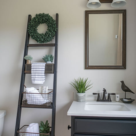 10 Clever Ways to Decorate With Ladders Bathroom Ladder, Decorating With Ladders, Towel Rack Bathroom, Bathroom Ladder Decor, Easy Ideas, Towel Rack, Ladder Decor, 10 Things