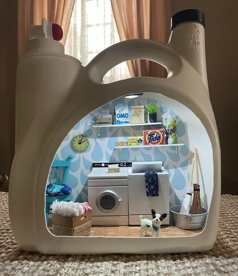 Mini Laundry Room, Miniature Laundry Room, Mini Laundry, Room Box Miniatures, Diy Science Experiments, Detergent Bottles, Friend Crafts, Diy Science, Diy Crafts To Do