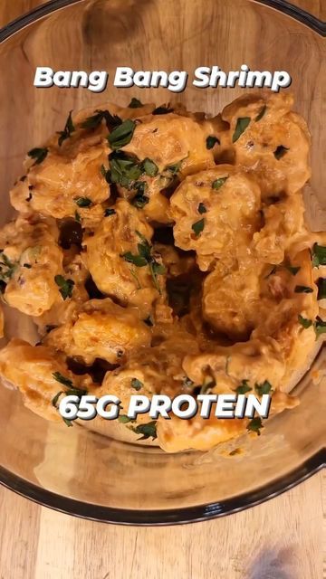 Healthy Lifestyle | Weight Loss Recipes | Fitness on Instagram: "🚨HIGH PROTEIN BANG BANG SHRIMP🚨 🧡Follow @healthywhileliving🧡 Macro Friendly Bang Bang Shrimp 🍤🔥! For Shrimp: -384g Large Shrimp (peeled) -Season With Smoked Paprika, Salt, & Pepper. -27g Corn Starch(Season With Smoked Paprika) -Egg Beaters Or Egg Whites for Egg Wash Sauce ingredients: -45g Hellmann’s Light Mayo -90g G Hughes Sweet Chili Sauce -40g Plain Non-Fat Greek Yogurt -Smoked Paprika, Crushed Red Pepper Macros: -503 Cal Low Calorie High Protein Meals Shrimp, Shrimp High Protein Meals, Protein Shrimp Recipes, High Protein Shrimp Dinner, High Protein Shrimp Recipes, Shred Happens, High Protein Lunch Ideas, Body Ideas, Bang Bang Shrimp