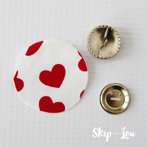 how to cover a button no tools kit How To Cover Buttons With Fabric Tutorials, Skip To My Lou, Sewing Tricks, Button Covers, How To Make Buttons, Fabric Covered Button, Wax Paper, A Button, Parchment Paper