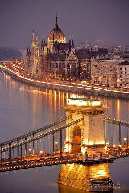 Dusk in Hungary looks absolutely magical. Absolutely Beautiful City! Enjoyed every minute Cesky Krumlov, Voyage Europe, Budapest Hungary, Saint Petersburg, Bratislava, Macedonia, Places Around The World, The Bridge, Albania