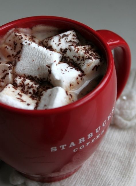 Peppermint Mocha Frappuccino, Starbucks Hot Chocolate, Peppermint Mocha, Chocolate Drinks, Christmas Vibes, Holiday Entertaining, Cookie Run, Baking Supplies, Marshmallows