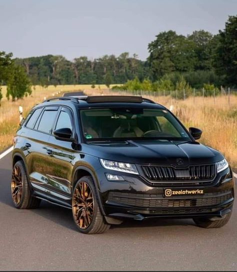 Skoda Kodiaq Sportline, Cars Offroad, Skoda Rapid, Skoda Kodiaq, Auto Design, European Antiques, Classy Cars, Golf Gti, European Cars