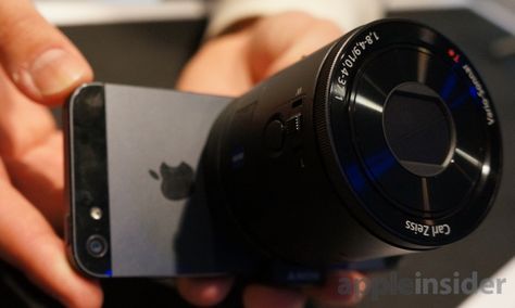 First look: Sony's iPhone-compatible QX10 and QX100 Cyber-shot lenses Iphone Camera Lens, Must Buy, New Accessories, Iphone Camera, Camera Lenses, The Press, Fujifilm Instax Mini, Latest Technology, New Iphone