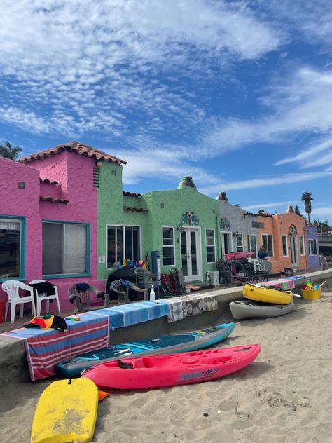 California Beach Houses, Trip Poses, Ocean Beach California, Capitola California, Capitola Beach, Sunset Valley, Summer Shoot, Santa Cruz Beach, Spring Photoshoot