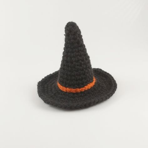 Tiny Witch Hat Crochet, Mini Witch Hat Crochet Pattern, Crochet Tiny Witch Hat Pattern Free, Mini Witch Hat Headband, Crochet Hat For Snake, Crochet Small Witch Hat Pattern Free, Crochet Small Witches Hat Free Pattern, Small Crochet Witch Hat, Mini Crochet Witch Hat