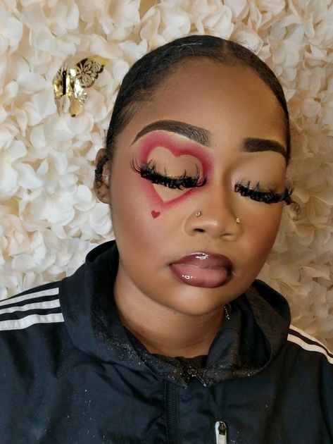 Heart Eye Makeup Aesthetic, Pink And Red Eyeliner, Cupid Face Makeup, Valentine Inspired Makeup, Heart Halloween Makeup, Cupid Costume Makeup, Valentines Day Makeup Black Women, Cupid Halloween Makeup, Cupid Makeup Halloween