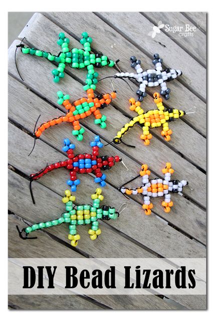 this will be a perfect craft for kids this summer - - there's even a video to walk you through the steps - - DIY pony bead lizard animals Pony Bead Lizard, Lizard Craft, Pony Bead Animals, Bead Lizard, Pony Bead Crafts, Summer Camp Crafts, Crafts For Teens To Make, Pony Bead Patterns, Crafts For Boys