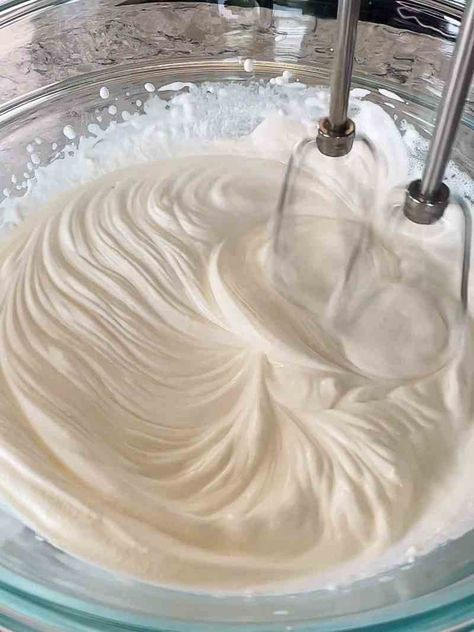 Whipped Cream Recipe Without Heavy Cream, Savory Whipped Cream, Diy Heavy Whipping Cream, How To Make Heavy Cream From 2% Milk, How To Make Heavy Cream From Milk, How To Make Heavy Whipping Cream, Pantry Apothecary, Whipped Cream With Milk, Heavy Cream Powder