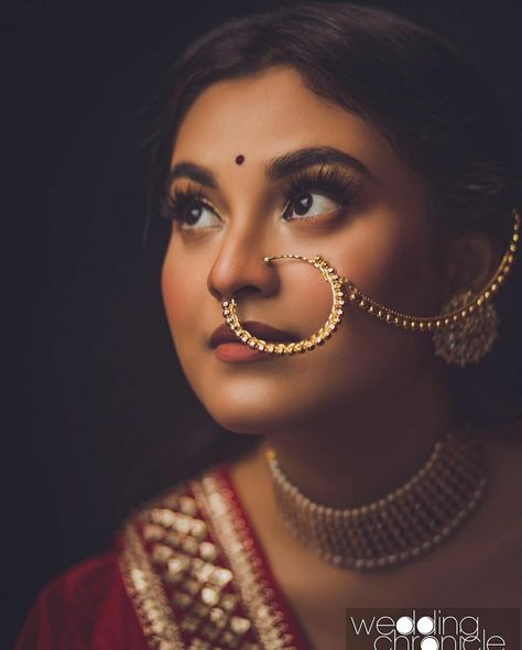 Bridal Saree Poses Photoshoot Ideas, Nose Ring Photography, Desi Nose Ring Aesthetic, Indian Jewellery Aesthetic Photography, Indian Bridal Nose Ring Wedding, Indian Aesthetic Portrait, Aesthetic Indian Bridal Shoot, Bengali Nose Ring, Makeup Traditional