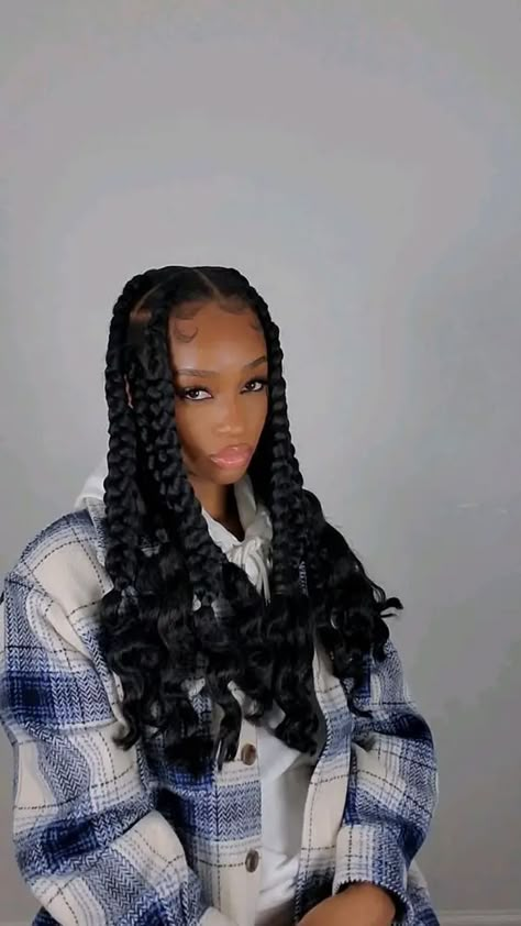 Coi Leray Braids: 33 Gorgeous Ideas to Inspire Your Next Hairdo – Svelte Magazine Jumbo Box Braids With Curls, Box Braids With Curls, Braids And Locs, Braids Styling, Braids Knotless, Jumbo Box Braids, Big Box Braids, Big Box Braids Hairstyles, Cute Box Braids