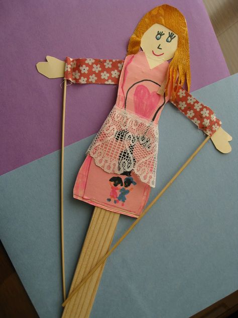 Fun how to article! --we bloom here: Rod Puppets Human Puppet, Puppet Template, Stick Puppet, Rod Puppet, Trellis Diy, Fairy Tale Crafts, Homemade Paper, Craft Work For Kids, Cucumber Trellis