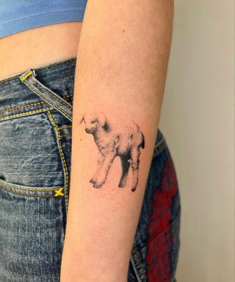 Lamb Tattoo, Horrible Tattoos, Master Tattoo, Feminine Urge, Sharpie Tattoos, Tattoo Reference, Rabbit Tattoos, Tattoo Apprentice, Stylist Tattoos