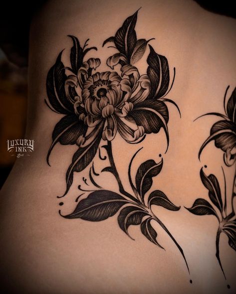 BEAUTIFUL CHRYSANTHEMUM FLOWER TATTOO DONE BY MORFIN DONE USING @eztattooing @cheyenne_tattooequipment @radiantcolorsink @balmtattooindo 💥DM US FOR BOOKING💥 ▪️WORLD FAMOUS ARTISTS ▪️CUSTOM DESIGNS ▪️AWARD WINNING ARTISTS & STUDIOS ▪️SPONSORED BY THE BEST TATTOO BRANDS ▪️VEGAN INK ▪️INTERNATIONAL HYGIENE STANDARDS ▪️3 LOCATIONS FB/INSTA - @luxuryinkbali @luxuryinkjakarta @luxuryinkcanggu 📲 WA : 081237048507 ⚜️TATTOO IS FOREVER, BOOK WITH US TODAY FOR THE BEST QUALITY⚜️ #Luxuryinkb... Chrysanthemum Tattoo Hip, Queen Of The Night Flower Tattoo, Gothic Flowers Tattoo, Dark Flower Tattoo, Fem Tattoos, Chrysanthemum Flower Tattoo, Bali Tattoo, Tattoos Inspo, Artists Studios