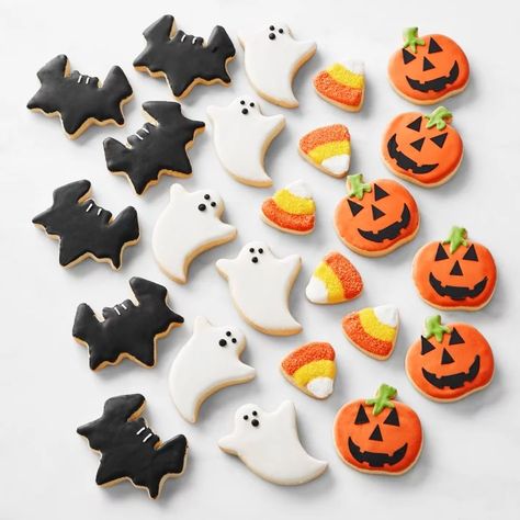 Halloween Cookie Treats, Halloween Sugar Cookies Decorated, Halloween Themed Food, Gingerbread Cookies Decorated, Dulces Halloween, Halloween Cookies Decorated, Halloween Sugar Cookies, Sweet Magic, Halloween Treats For Kids