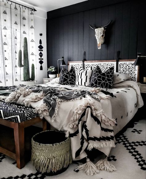 Black And White Bedroom, Western Bedroom Decor, Western Rooms, Western Bedroom, Casa Country, Black And White Decor, Western Home Decor, Remodel Bedroom, Master Bedrooms Decor