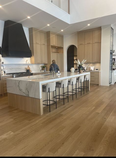 Modern New Construction Home Interior, Luxury Rustic Kitchen Design, Pantry Off Kitchen Layout, Organic Luxury Bathroom, Modern Wood Tone Kitchen, Florida Coastal Interior Design, Very Tall Kitchen Cabinets, Double Island Kitchen Design, Big Spacious Kitchen