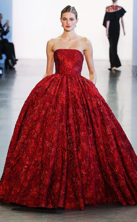 Red Gala Dresses, Red Gown Dress, Gown Dress Design, Red Ball Gown, Big Dresses, Fashion Gowns, Formal Outfits, Red Gowns, George Clooney