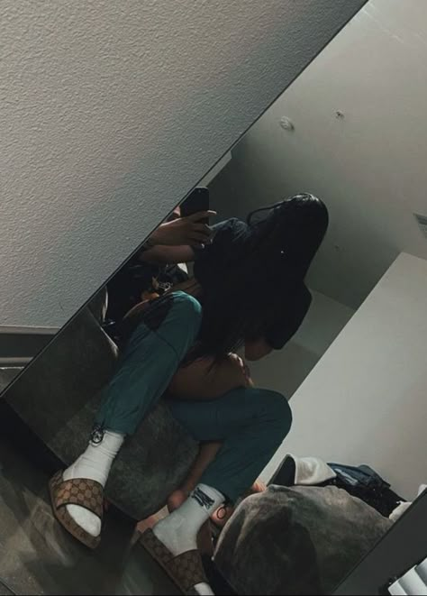 Funny Couple Mirror Pictures, Black Relationship, Teenage Romance, Swag Couples, Black Relationship Goals, Black Men Fashion Swag, Image Swag, Black Love Couples, Couples Vibe