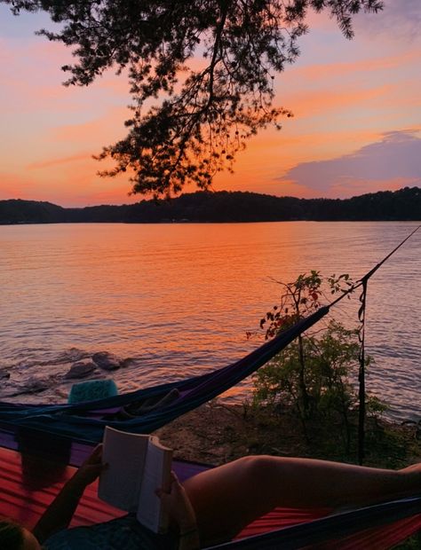 Lake Lanier, Cottage Lake Aesthetic, Lake Vacation Aesthetic, Hollie Core, Lake Date, Summer Lake House, Lake Girl Aesthetic, Lake Aesthetics Summer, Lake Vibes