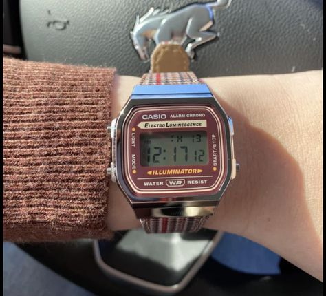 Casio Watch Leather Strap, Watches Aesthetic Vintage, Y2k Apple Watch, Casio Aesthetic, Wrist Watch Aesthetic, Casio Watch Aesthetic, 80s Watch, Vintage Casio Watch, Vintage Digital Watch