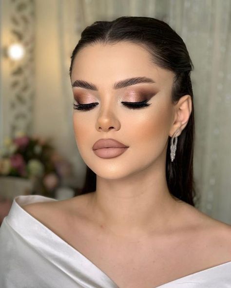 Makeup Eyeshadow Brown Eyes, Makeup Looks Winter, Glam Bride Makeup, Pretty Eye Makeup, Wedding Eye Makeup, Wedding Makeup For Brown Eyes, Prom Makeup Looks, Eye Makeup Styles, Makijaż Smokey Eye