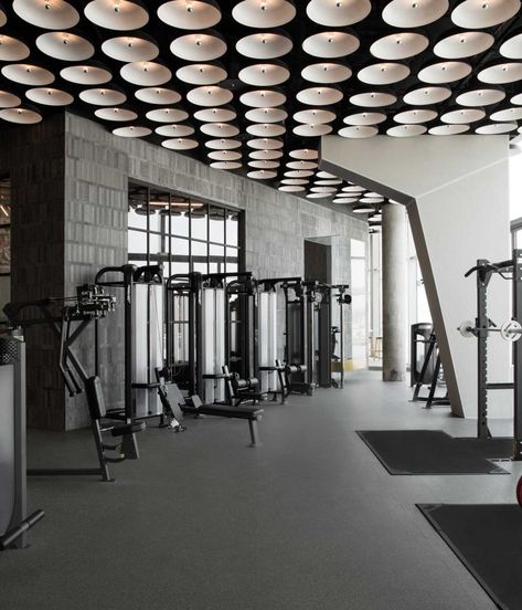 Warehouse Gym Dubai Design District circuit training factory Vshd Design, Warehouse Gym, Dream Gym, Gym Design Interior, Gym Interior, Gym Room, Brutalist Architecture, Gym Flooring, Fitness Design