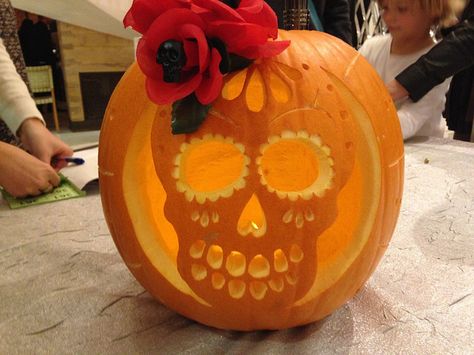 Jack O'Lantems Day Of The Dead Jack O Lantern, Gardening Small Spaces, Day Of The Dead Pumpkin, Souls Day, Artsy Ideas, Halloween Pumpkin Designs, Pumpkin Designs, Pumpkin Carvings, Halloween Pumpkins Carvings