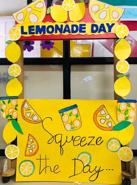 Lemonade Craft For Preschool, Summer Day Decoration In School, Lemon Day Activity, Lemonade Activity For Preschool, Yellow Day Theme For Preschool, Summer Camp Decorations For Classroom, Yellow Day Board Decoration In Preschool, Lemonade Day Kindergarten, Lemonade Day At School