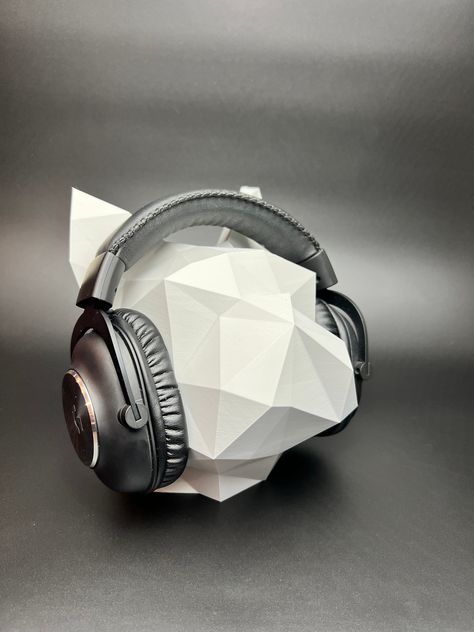 Low Poly French Bulldog Headphone Stand , Headphone Holder , Room Decor , Gaming , Office, Desktop , Paintable Bust , 3D Printed - Etsy UK Room Decor Gaming, Headset Stand, Headphone Stand, Headphone Holder, Vader Star Wars, Headphone Stands, Gaming Office, Star Wars Costumes, Office Desktop