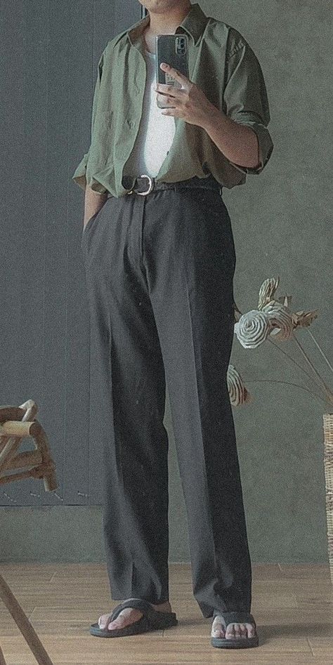 Old Academia Outfit Men, European Old Money Aesthetic Men, European Style Men Summer, European Clothes Aesthetic, French Aesthetic Outfits Men, Masc Old Money Outfits, Cottage Core For Men, Prep Fashion Mens, Art Student Aesthetic Outfit Men