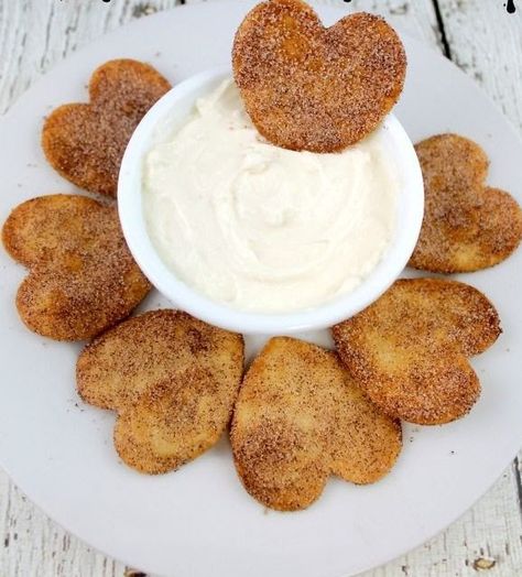 Cinnamon Sugar Tortilla Chips, Cinnamon Sugar Tortilla, Bistro Ideas, Cinnamon Sugar Tortillas, Cream Cheese Recipes Dip, Chips Dip, Cream Cheese Dip, Cheesecake Dip, Sweet Dips