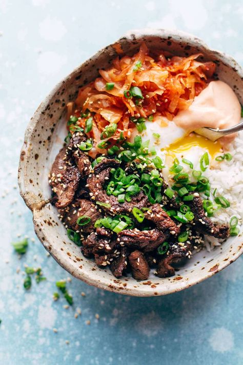 Korean BBQ Yum Yum Rice Bowls: easy marinated steak, spicy kimchi, poached egg, rice, and yum yum sauce! SO good and so easy! #easyrecipe #dinner #simpledinner #healthy #yum | pinchofyum.com Lunch Bowl Recipe, Pinch Of Yum, Cooking Bowl, Yum Yum Sauce, Rice Beans, 10 Dinner, Lunch Bowl, Dinner Bowls, Asian Inspired Recipes