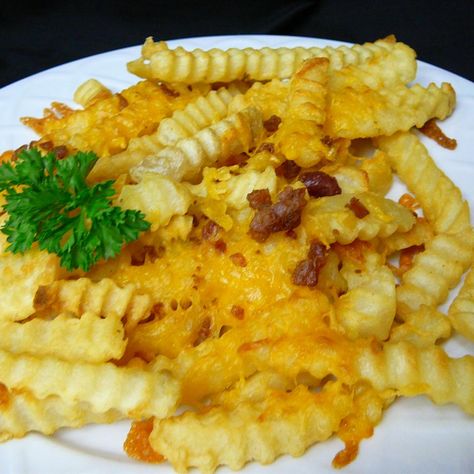 Yummy Cheese Fries Cheese Fries Recipe, Yummy Fries, Happiness Tips, Easy Cheese, Potato Sides, Quick Appetizers, Fries Recipe, National Days, Cheese Fries