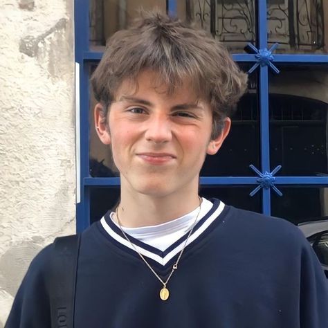 Teen Boy Face Claim Brown Hair, Short Masculine Haircut, Light Brown Hair Men, James Sirius Potter, Feminine Face, Brown Hair Men, Old Faces, Oc Inspo, Boy Face