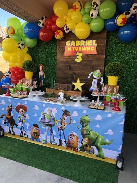 Toy Story Birthday Party Decorations, Toy Story Birthday Party Ideas, Toy Story Decorations, Woody Birthday, Toy Story Party Decorations, 2nd Birthday Party For Boys, Toy Story Baby, 2nd Birthday Boys, Toy Story Theme