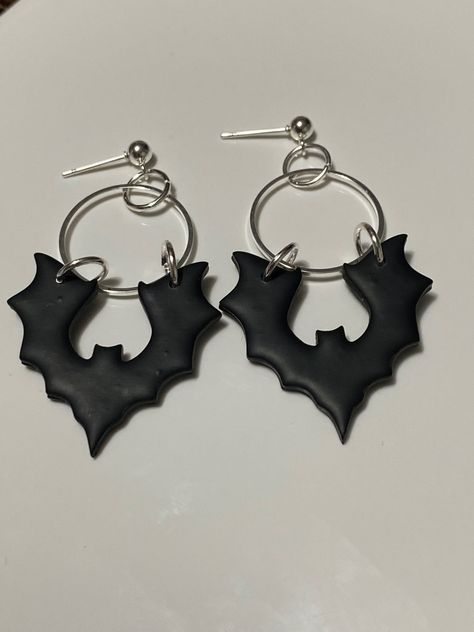 Black bats polymer clay earrings Goth Clay Earrings, Clay Artwork, Clay Stuff, Black Bat, Gothic Jewelry, Diy Clay, Air Dry Clay, Clay Creations, Leather Chain