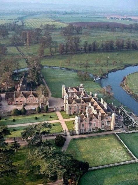 Elizabethan House, Charlecote Park, Warwickshire England, Large Building, English Manor Houses, Stately Homes, English Manor, Manor Houses, Chateau France